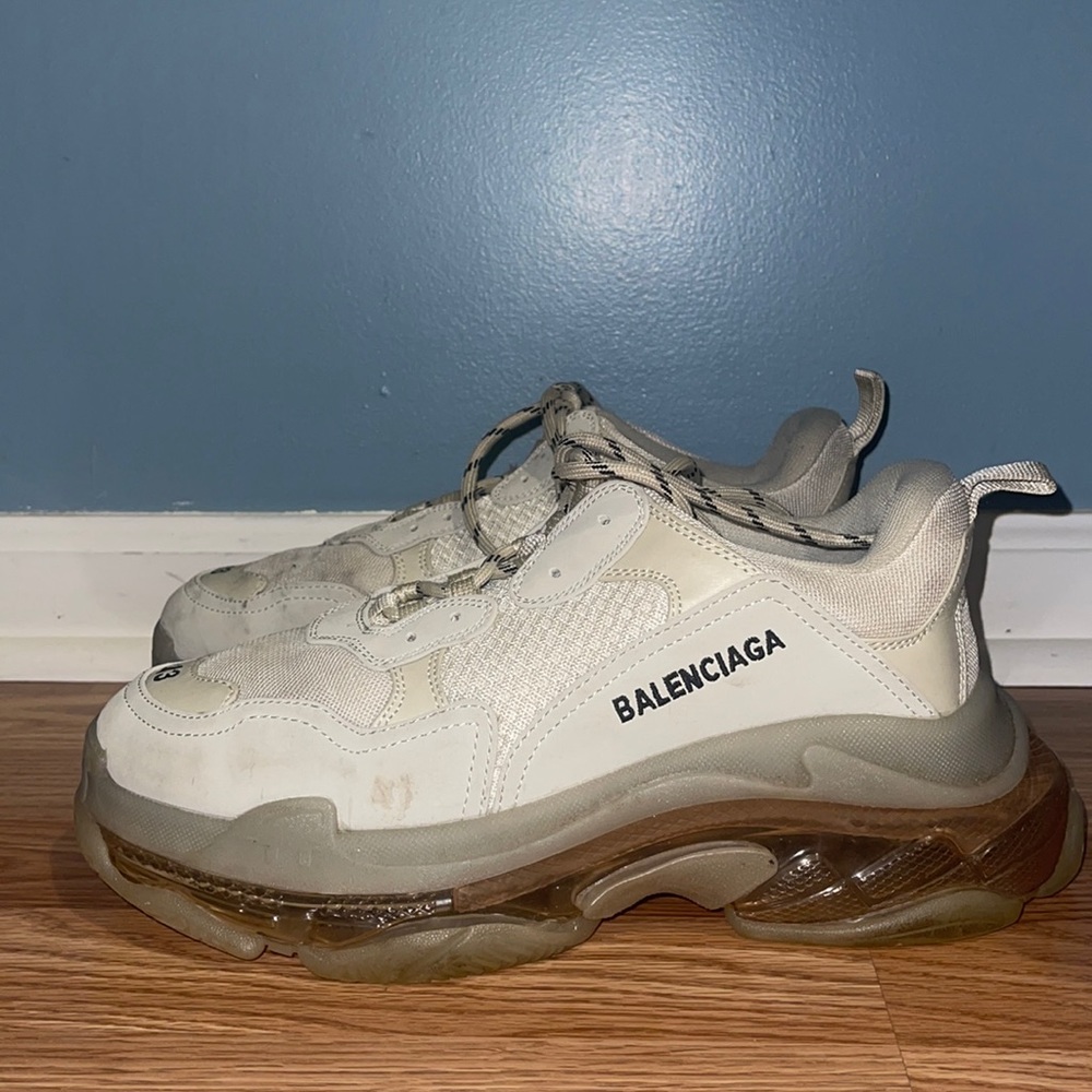 Men’s 9.5 size sneakers
